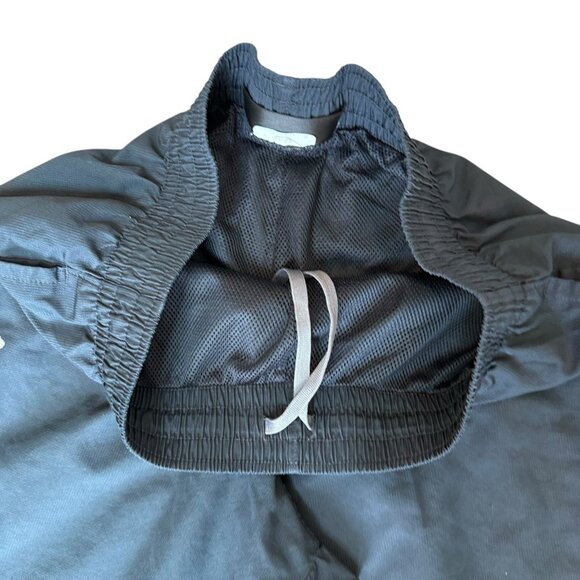 Under Armour Vital Woven Track Pants Men M Mesh Lined Warm Up Athleisure Baggy - Picture 7 of 8